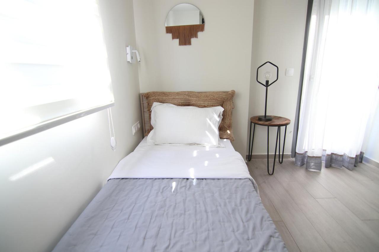 Hanioti Suite Maisonette In Front Of The Sea Exterior photo
