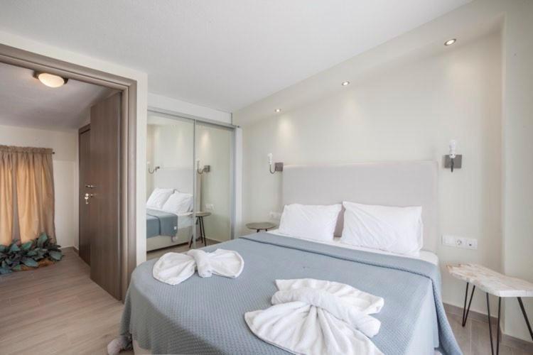 Hanioti Suite Maisonette In Front Of The Sea Exterior photo